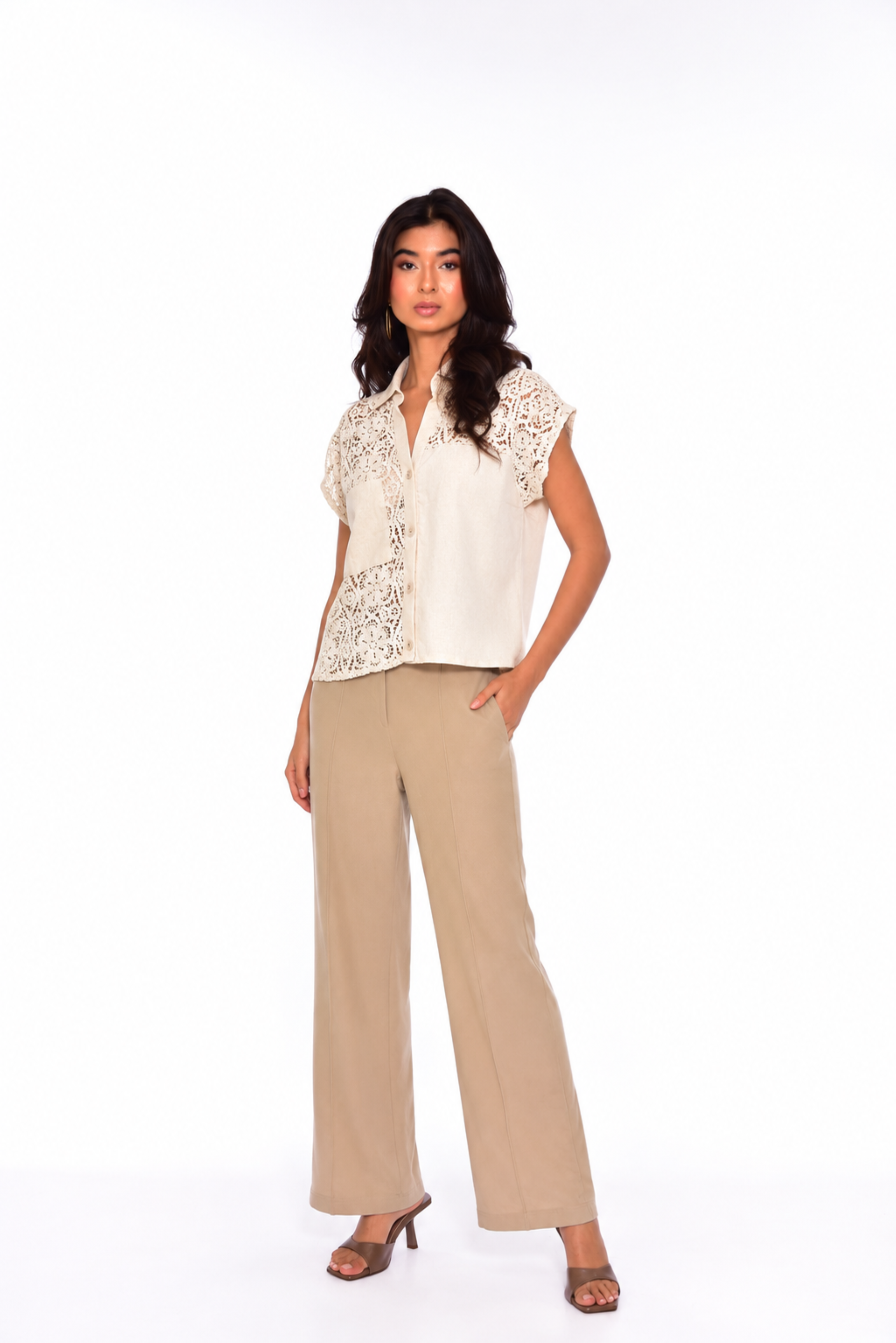 Blusa Susana arena camisera corta con crochet lateral - 01PPM04076