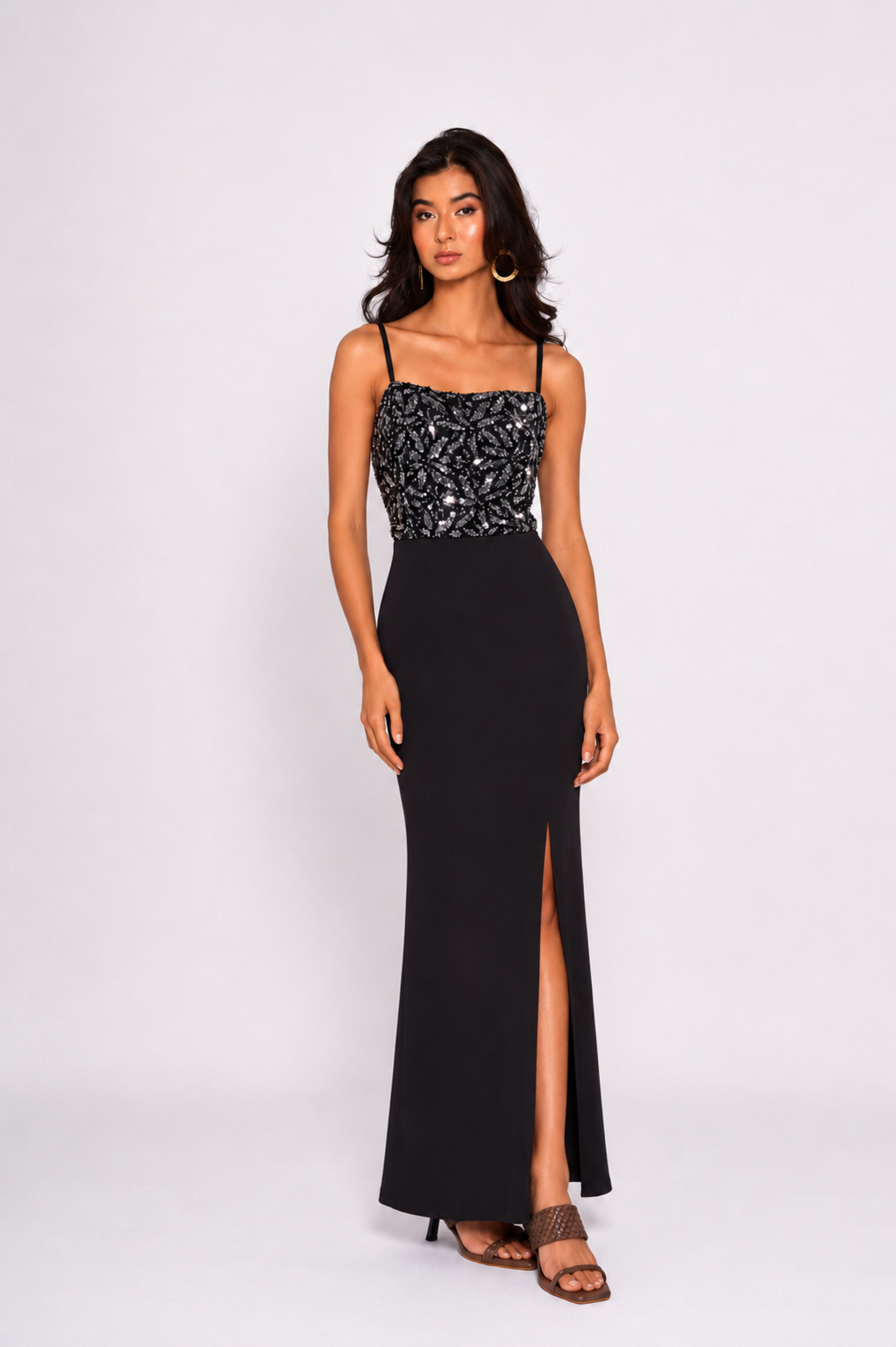 Vestido Sofia negro con top de lentejuelas y abertura - 03PPM06076